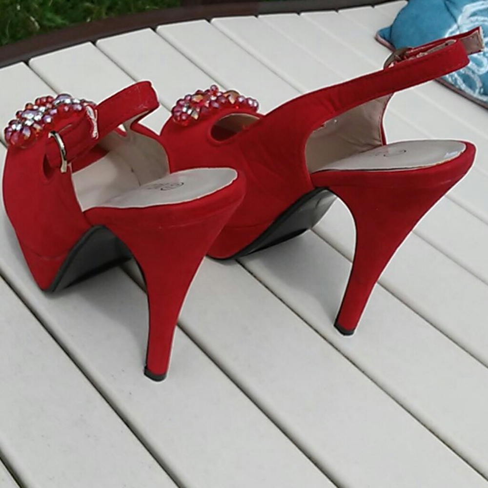 Red Shoes - Picture 6 of 13